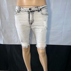 Fitted skinny denim shorts